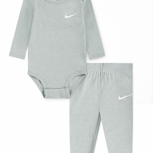 3m Nike Infant Bodysuit & Pants Apparel Set - Picture 1 of 2